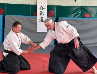 Hanmi handachi waza kote gaeshi - uke's work